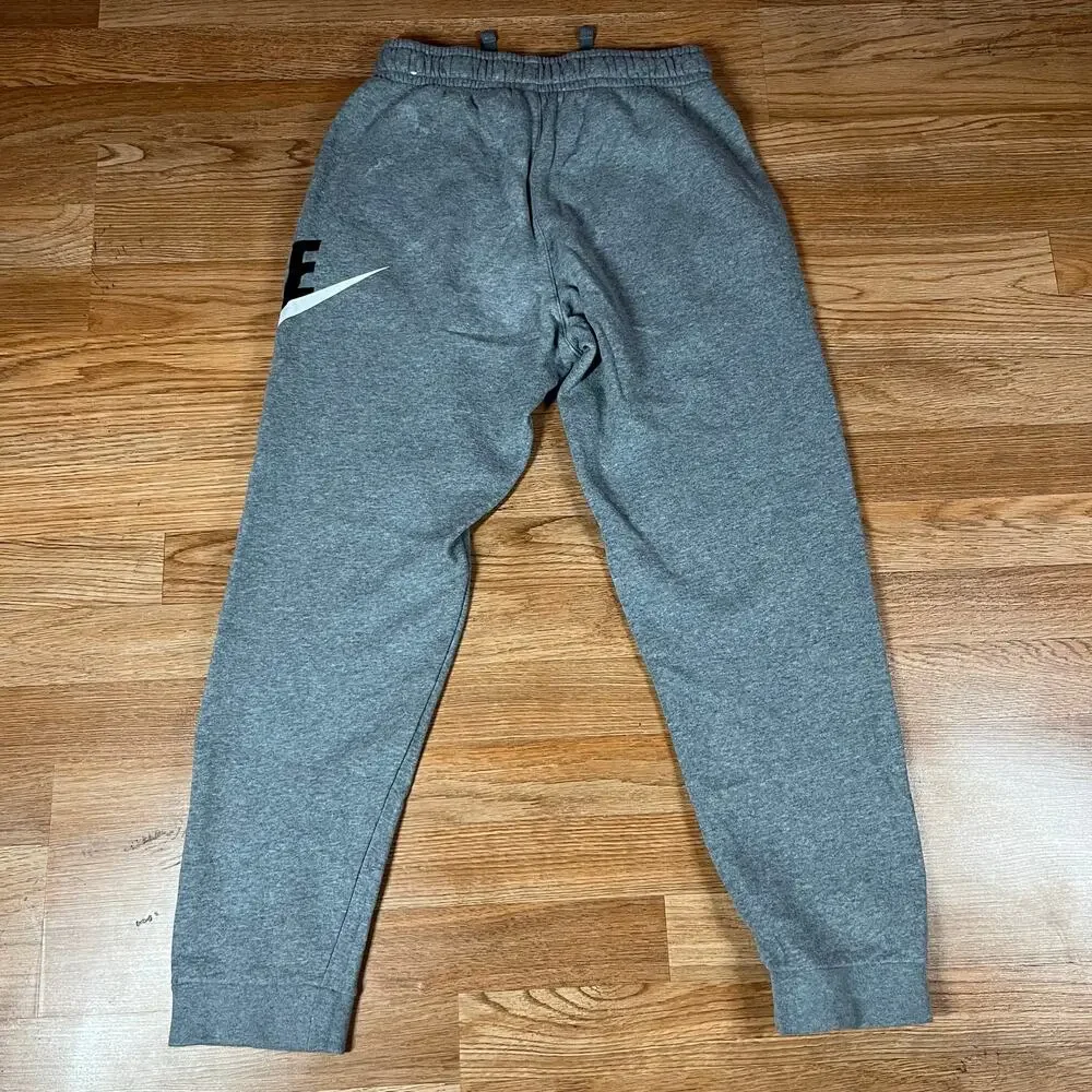 Nike Youth Boys L Large‎ Gray Club Fleece Joggers Pants CJ7863-091 Preowned